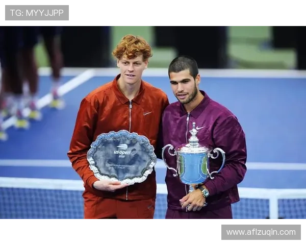 新赛季网坛焦点之争:明星球手上演巅峰对决引发热议精彩瞬间集锦